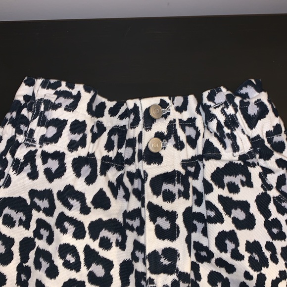 Leopard print jean shorts - Picture 3 of 4